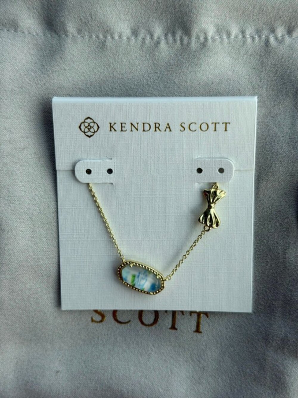Kendra Scott pendant necklace